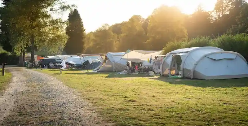 Glamping und Lodges im Tal der Semois